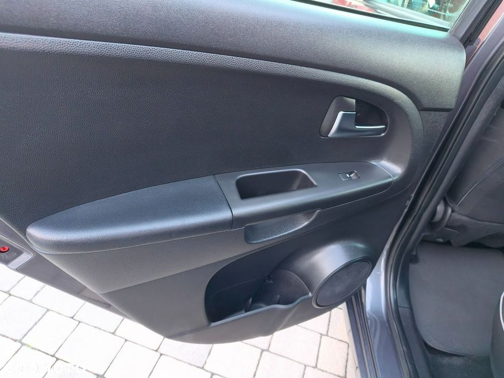 Kia Venga - 29