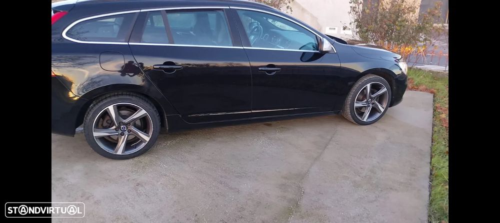 Volvo V60 2.0 D3 R-Design Momentum - 12
