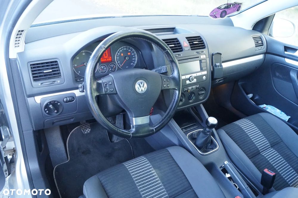 Volkswagen Golf - 11