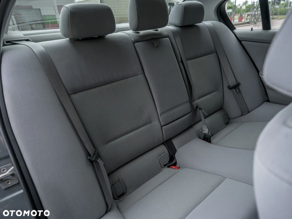 BMW Seria 3 318i Edition Exclusive - 30