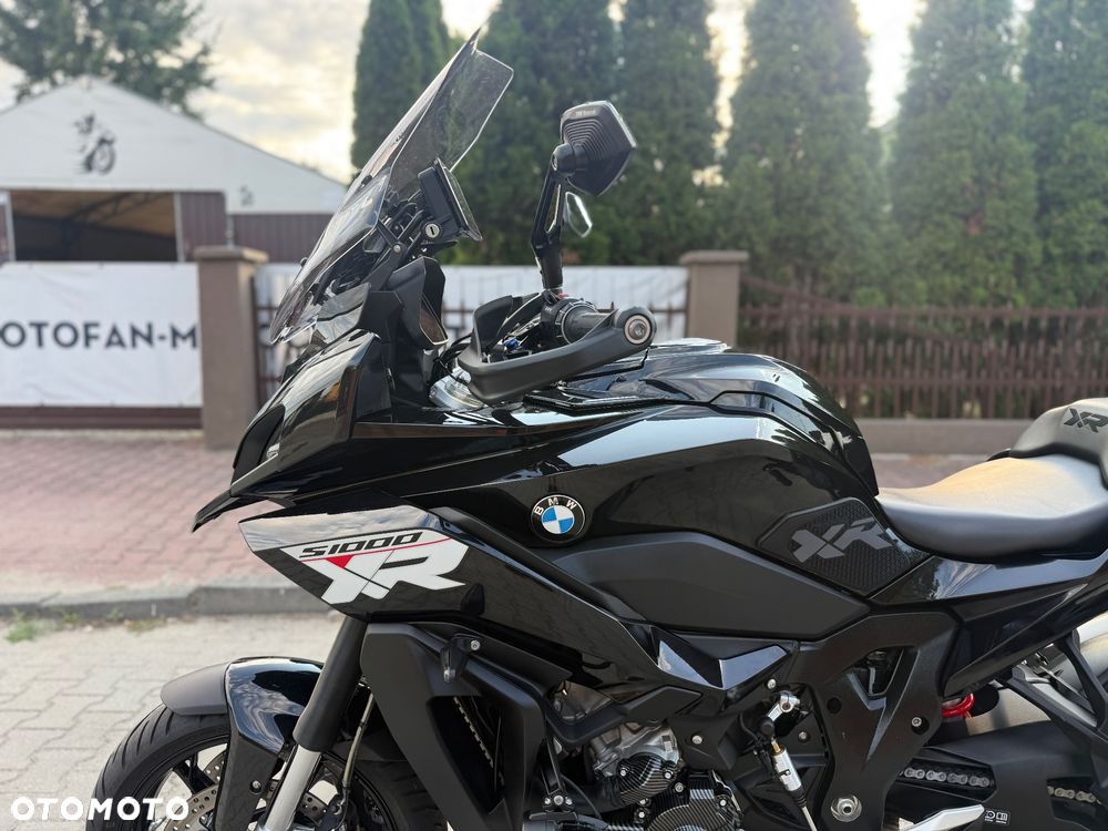 BMW XR - 24