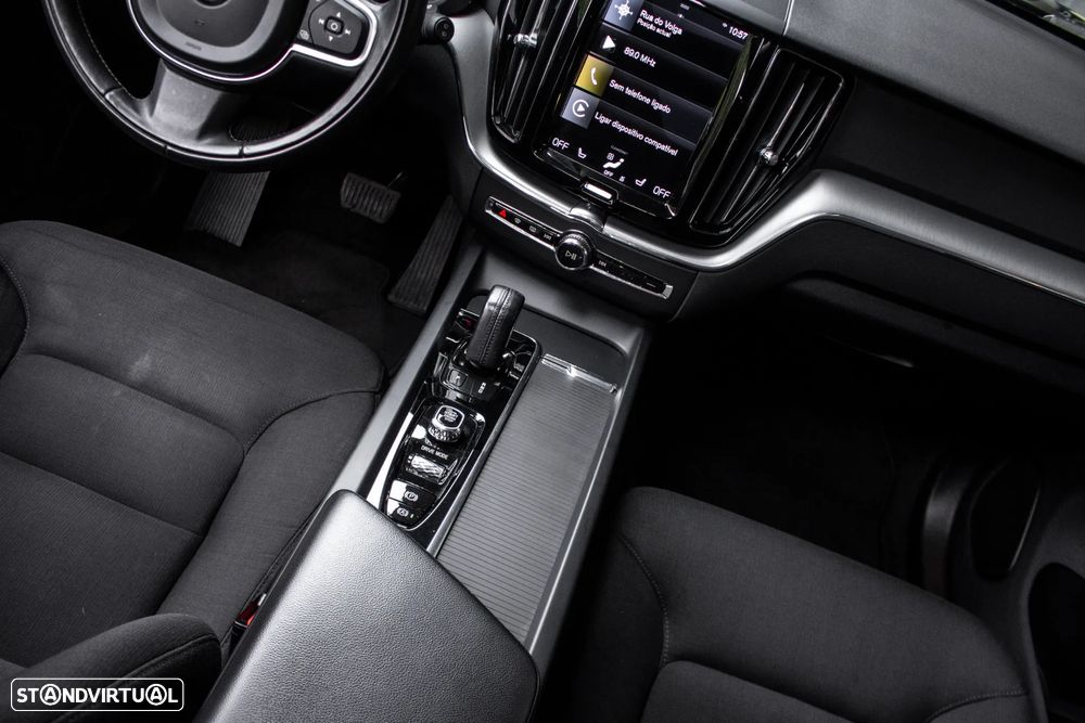 Volvo XC 60 2.0 T8 PHEV Momentum AWD - 38