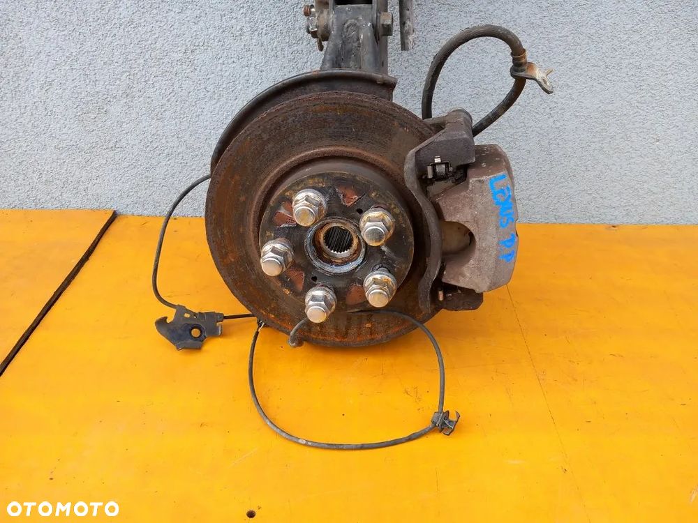 Zwrotnica Przednia Prawa Przód Zacisk Lexus CT 200h CT200h Lift 1.8 Hybrid 2018r