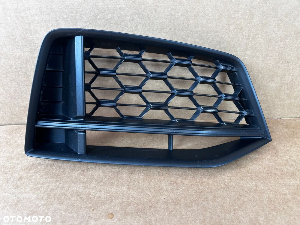 AUDI TT ZDERZAK PRZEDNI PRAWY KRATKA WLOTU POWIETRZA 8S0807682G - 1