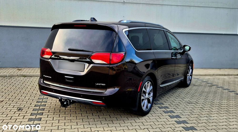 Chrysler Pacifica - 6
