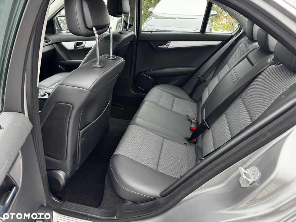 Mercedes-Benz Klasa C 180 Kompressor Automatik Avantgarde - 24