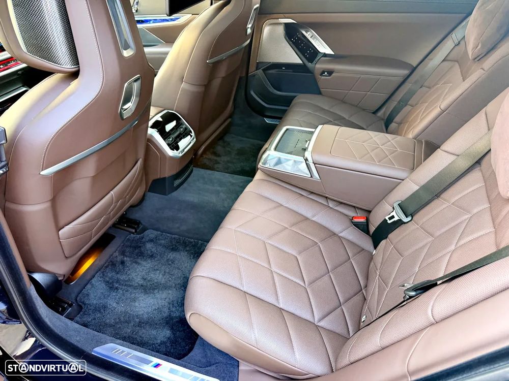 BMW 760 Me xDrive - 40