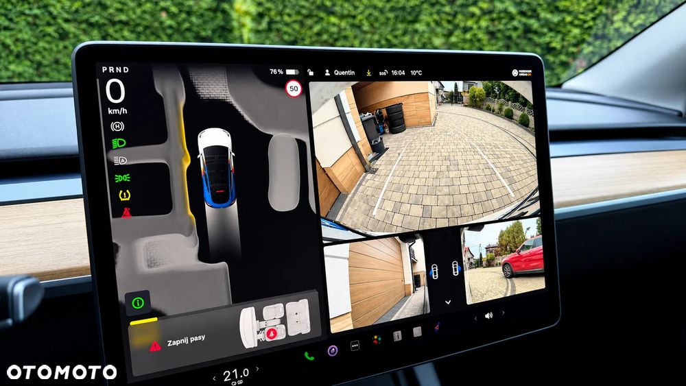 Tesla Model Y Long Range AWD - 17