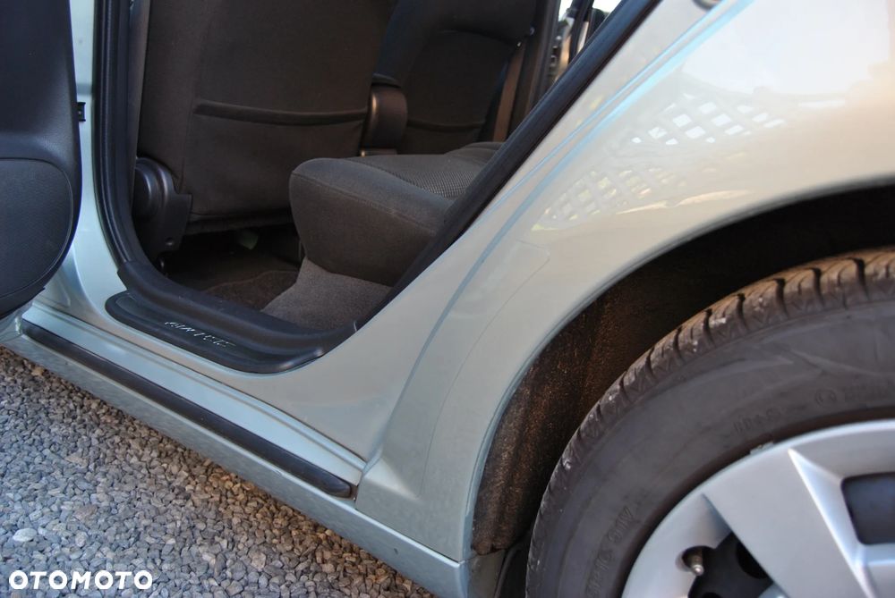 Toyota Avensis 1.8 VVT-i Sol - 27