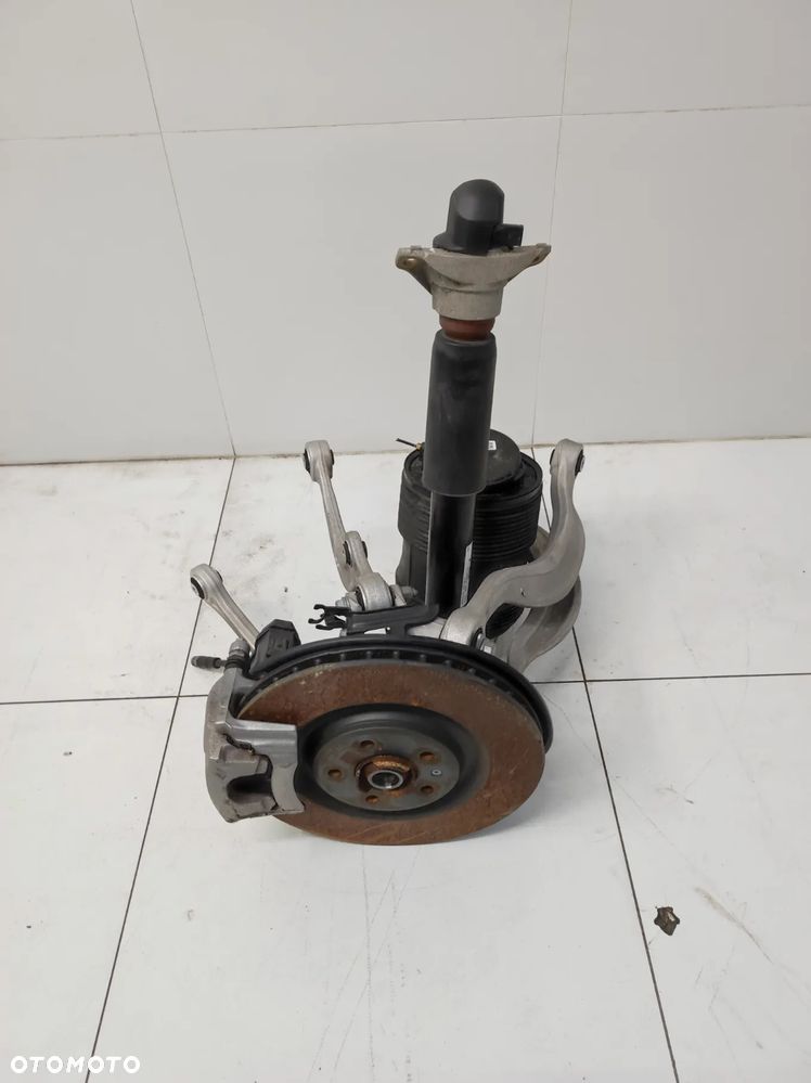 ZWROTNICA WAHACZE AMORTYZATOR PODUSZKA LEWY TYŁ #3 AUDI Q8 ETRON QUATTRO - 1