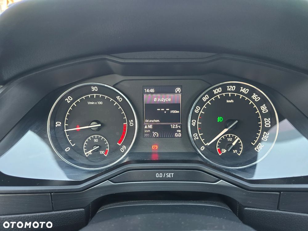 Skoda Superb 2.0 TDI DSG Ambition - 33