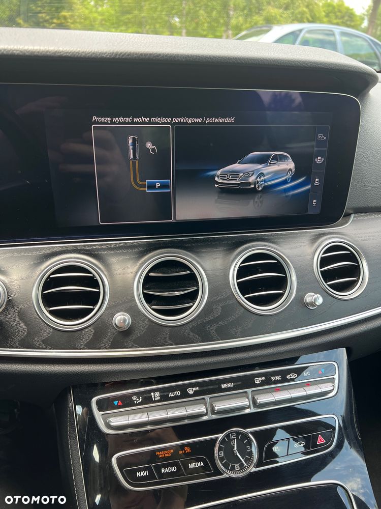 Mercedes-Benz Klasa E 220 d 9G-TRONIC - 12