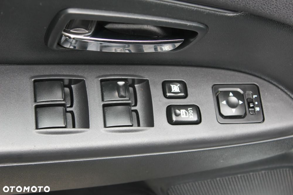 Mitsubishi ASX 1.6 2WD Plus - 16