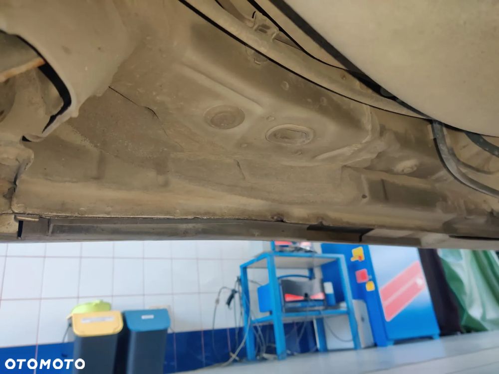 Toyota Corolla Verso 1.6 Sol - 21