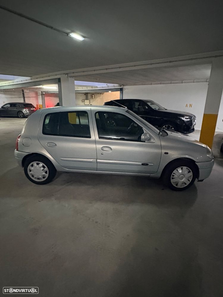 Renault Clio 1.2 - 11