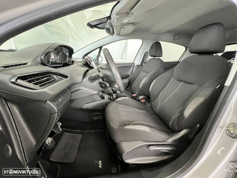 Peugeot 208 1.2 VTi SE Style - 4