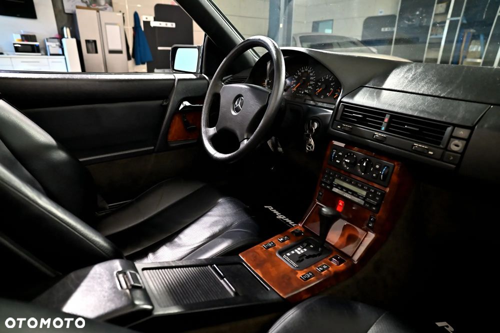 Mercedes-Benz SL - 24