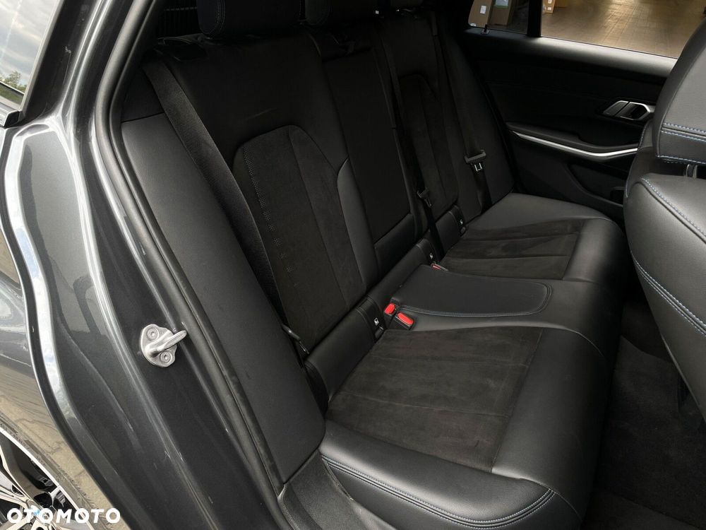 BMW Seria 3 - 22
