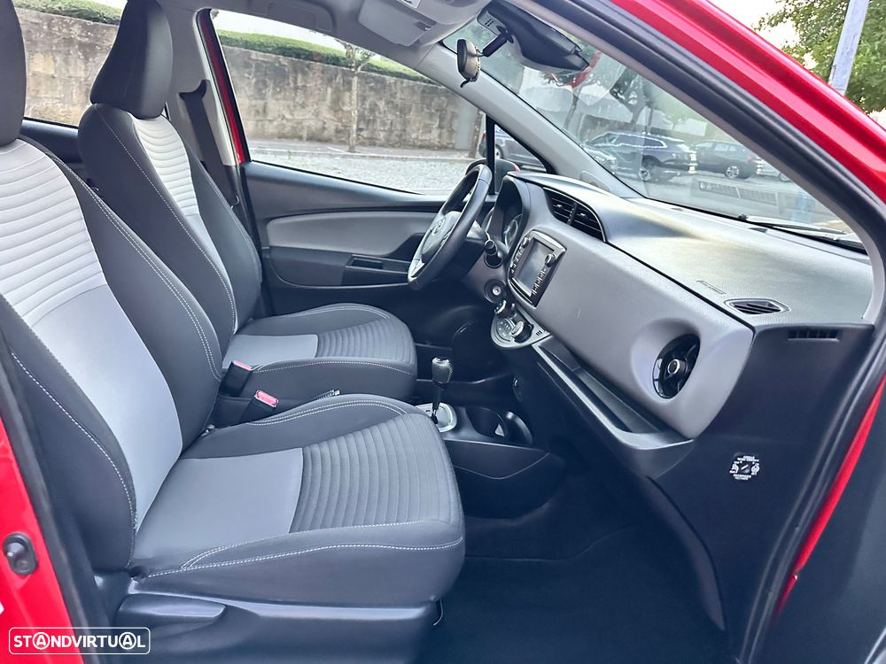 Toyota Yaris 1.5 HSD Active - 42