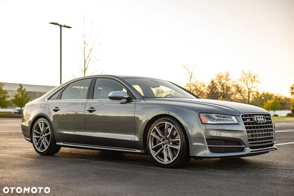 Audi S8 2017 photo 3