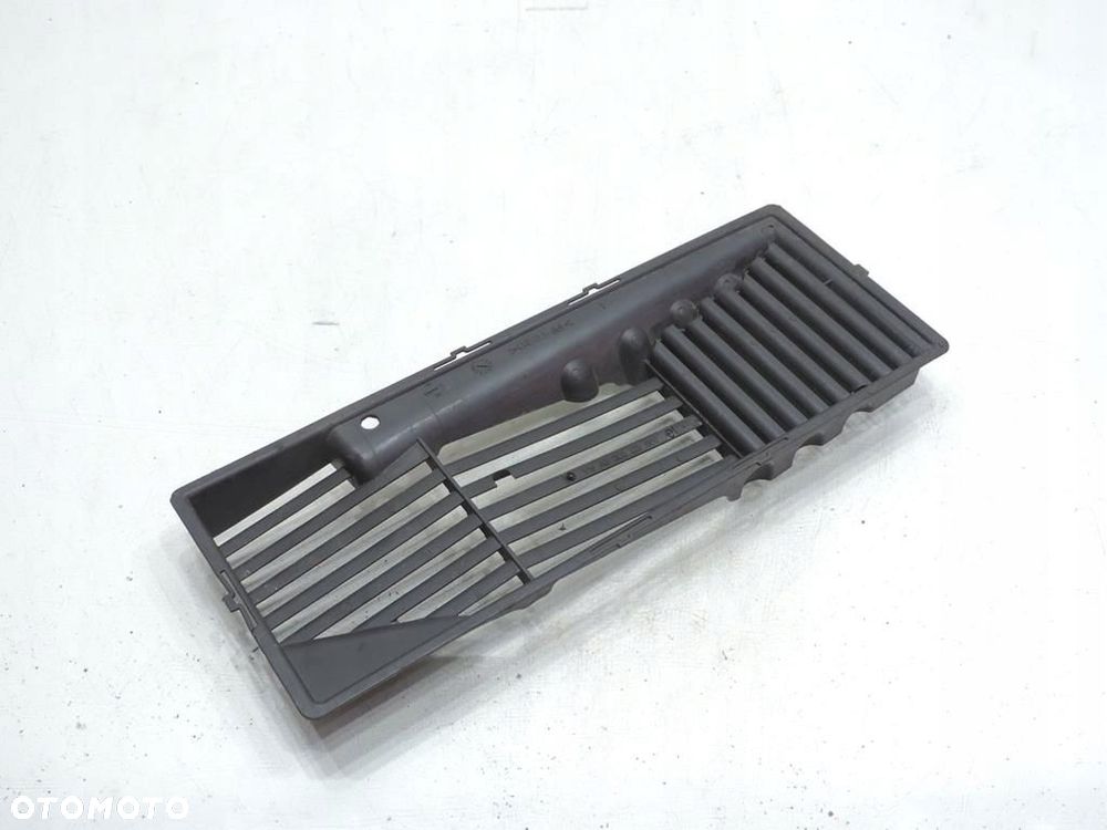 KRATKA FILTRA POWIETRZA AUDI A3 8P - 2