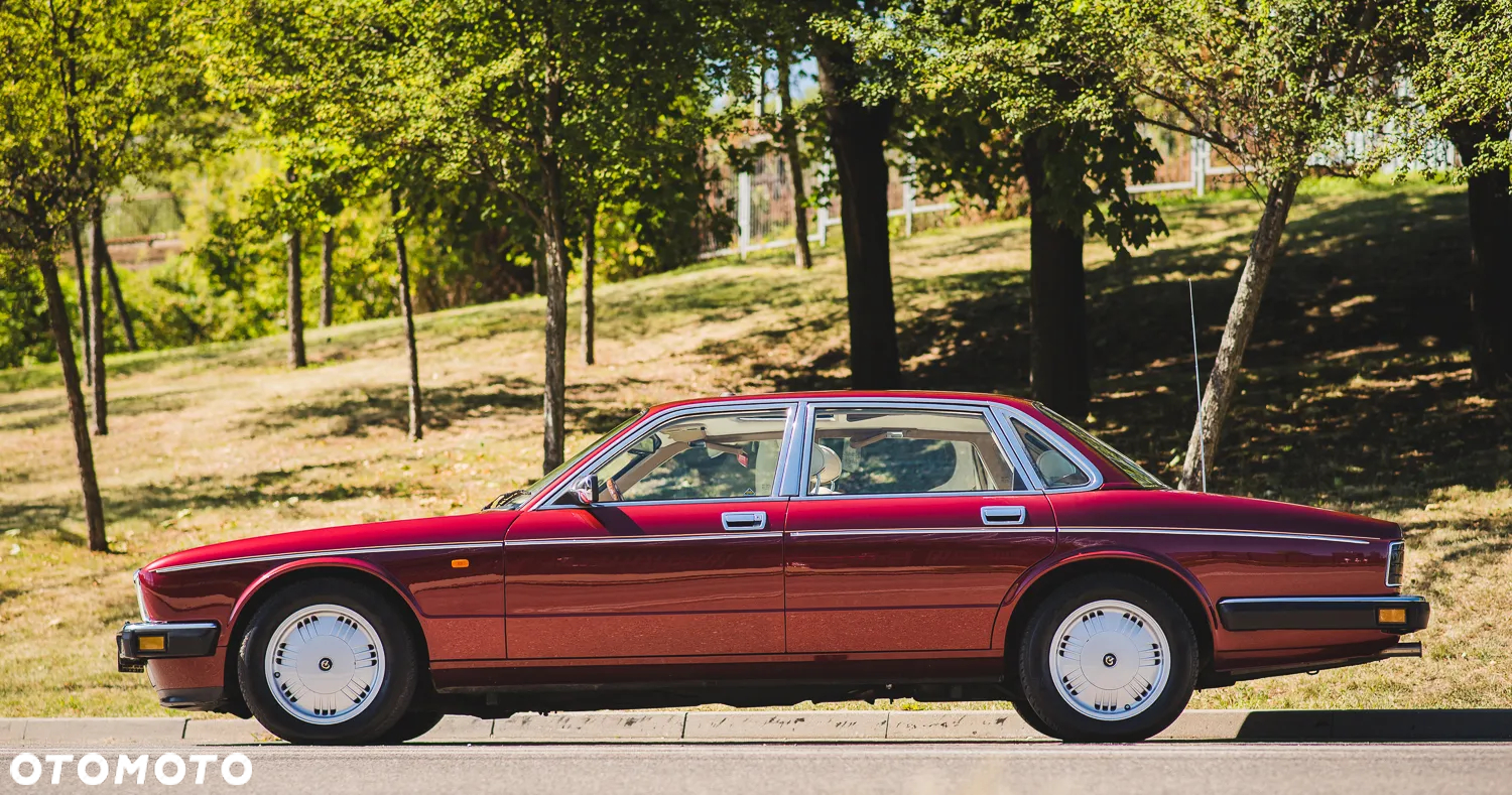 Jaguar XJ XJ12 6.0i - 7