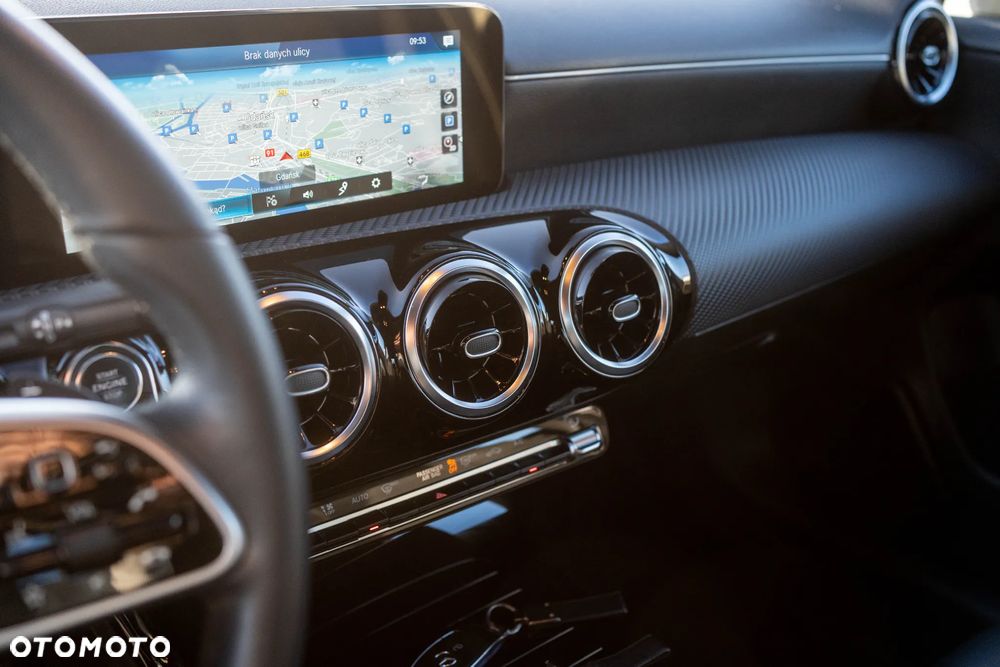 Mercedes-Benz Klasa A 180 Style 7G-DCT - 34