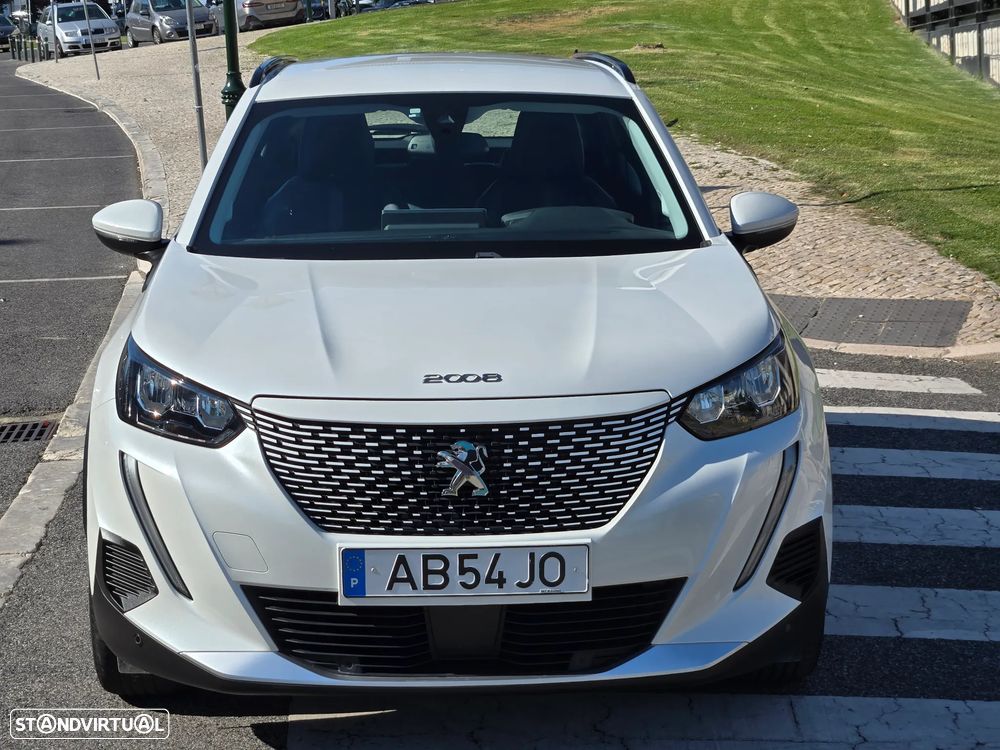 Peugeot 2008 - 8