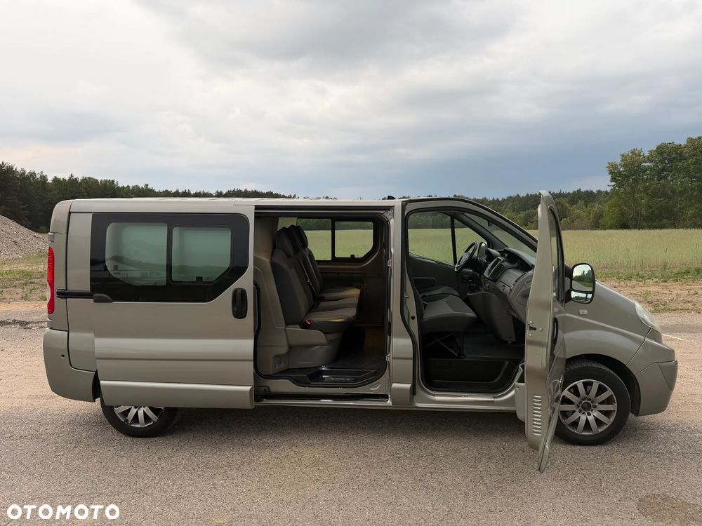 Renault TRAFIC*L2H1*2012*Klimatronik*6osób*bardzo zadbane auto - 1