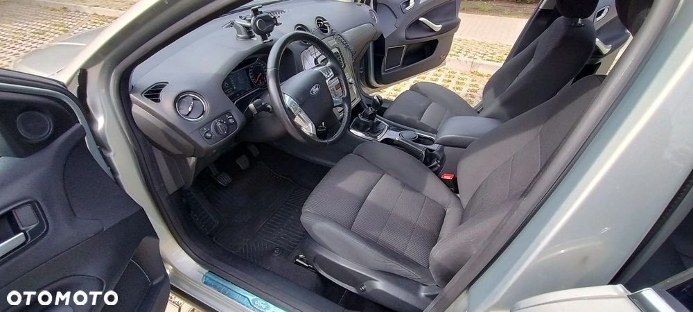 Ford Mondeo 2.0 Titanium - 12