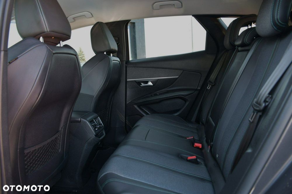 Peugeot 3008 1.6 PureTech Hybrid PHEV Allure Pack S&S EAT8 - 17