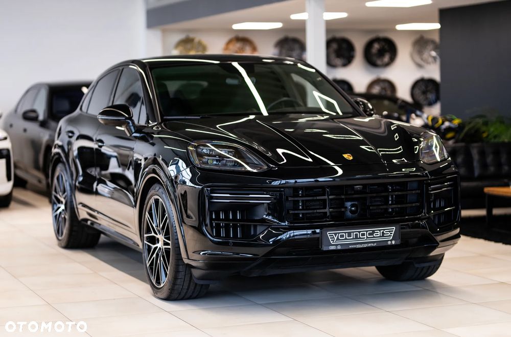 Porsche Cayenne Turbo E-Hybrid PHEV - 4
