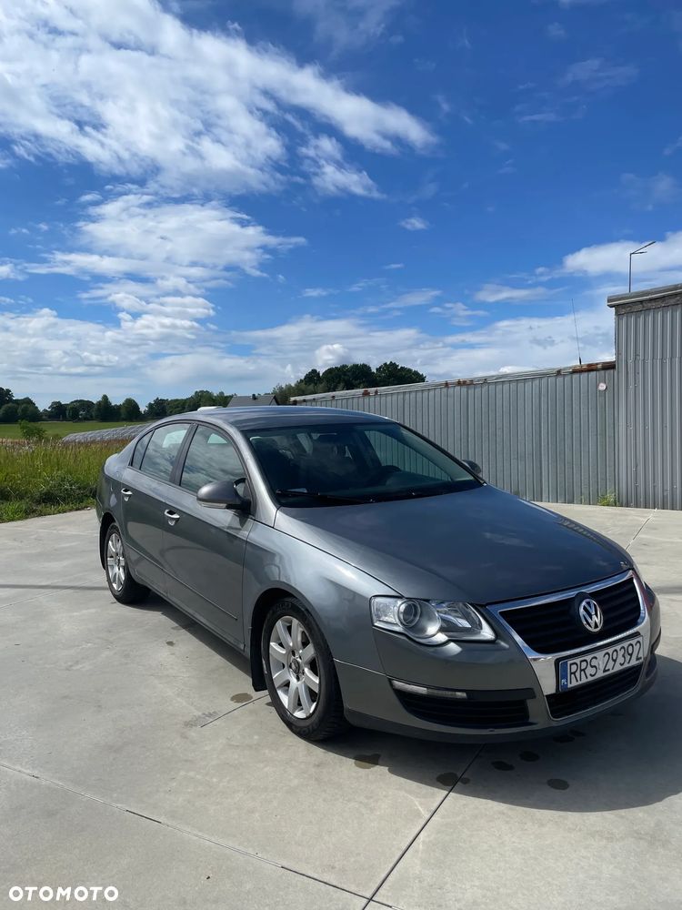 Volkswagen Passat - 2