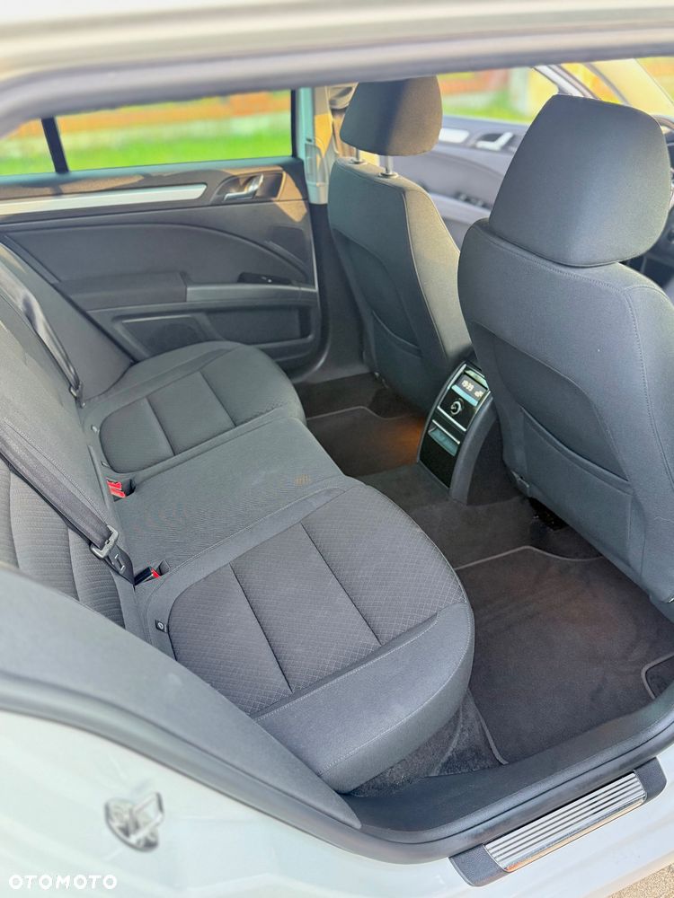 Skoda Superb 2.0 TDI DSG Exclusive - 23