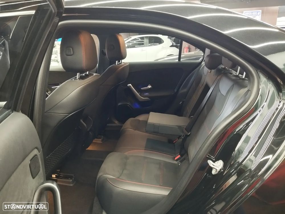 Mercedes-Benz A 250 Limousine e AMG Line - 14