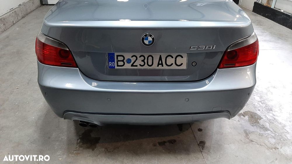 BMW Seria 5 530iA - 6