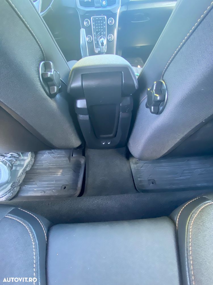 Volvo V40 D3 - 4