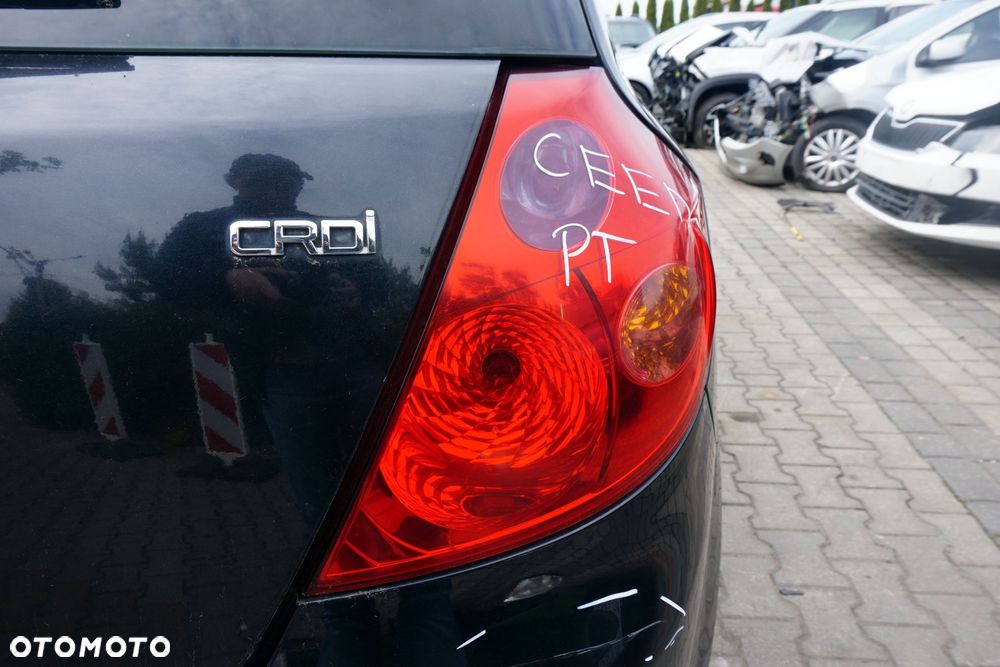 LAMPA TYLNA PRAWA CEED I 5D HB 92402-1H001 KIA 2006-2009 - 3