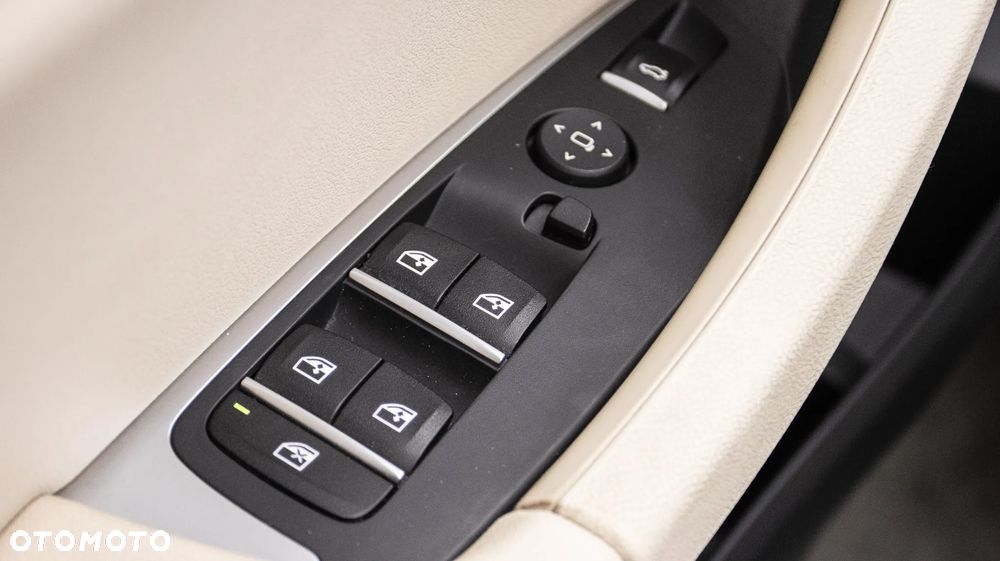 BMW X3 xDrive20i GPF Advantage - 32