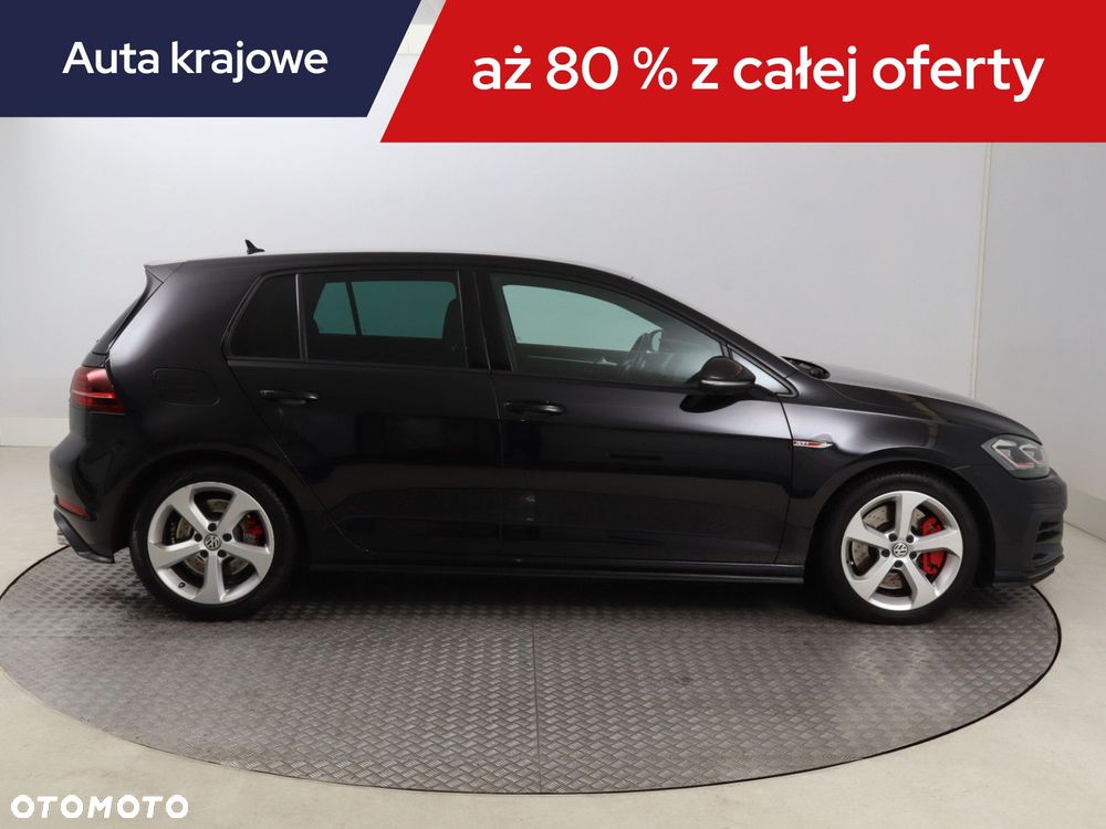 Volkswagen Golf - 8
