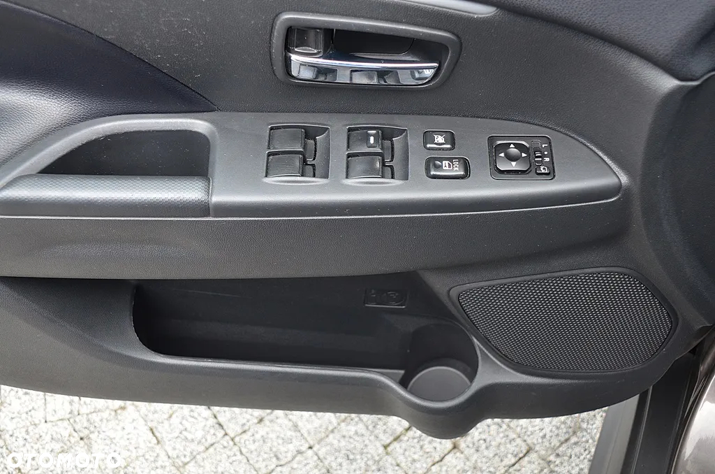 Mitsubishi ASX 1.8 DID Instyle NAVI 4WD AS&G - 32