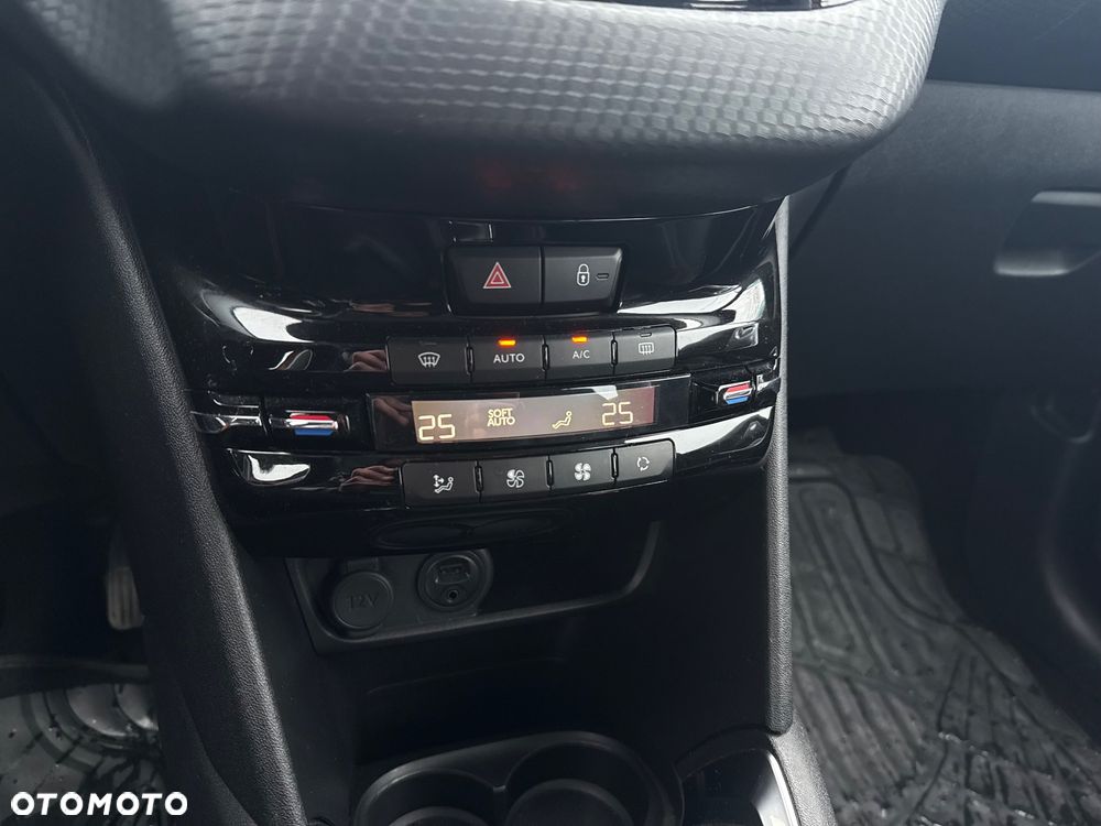 Peugeot 208 PureTech 110 Stop & Start Active - 19