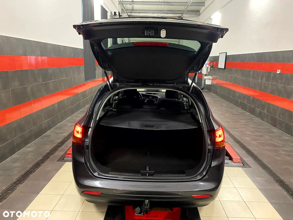 Kia Ceed 1.6 GDI L Business Line - 13