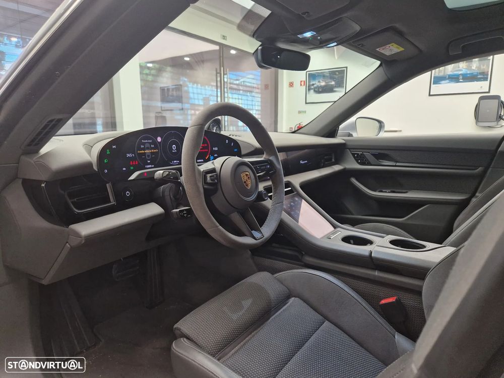 Porsche Taycan 4S - 16
