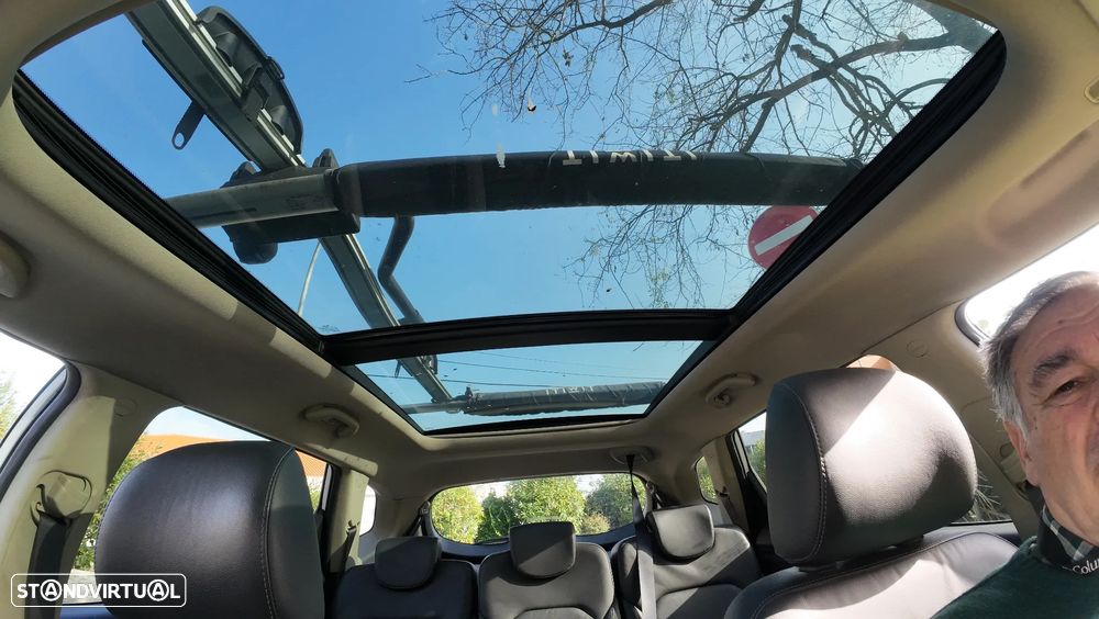 Kia Carens 1.7 CRDi ISG TX Aut. - 12