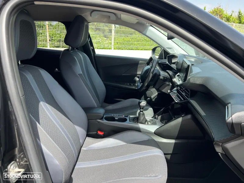 Peugeot 2008 1.2 PureTech Allure - 20