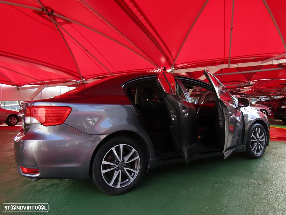 Toyota Avensis SD 2.0 D-4D Exclusive +GPS - 21