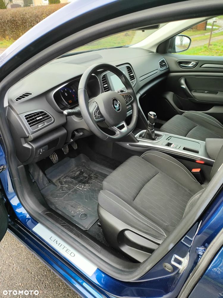 Renault Megane TCe 140 GPF LIMITED - 10