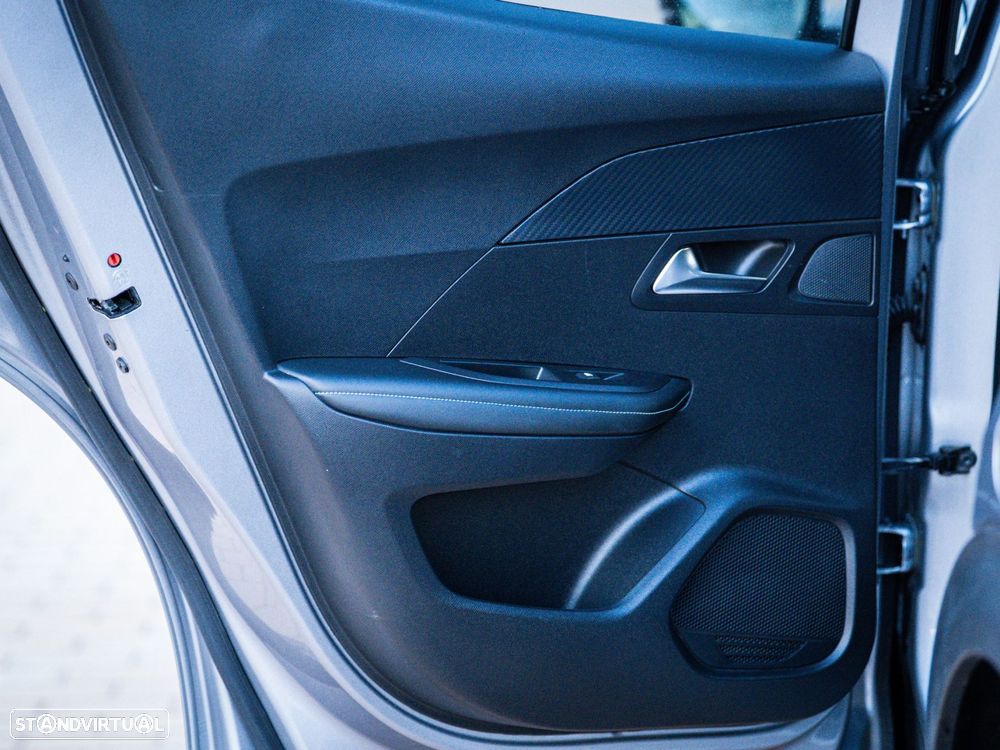 Peugeot 2008 1.2 PureTech Allure - 43