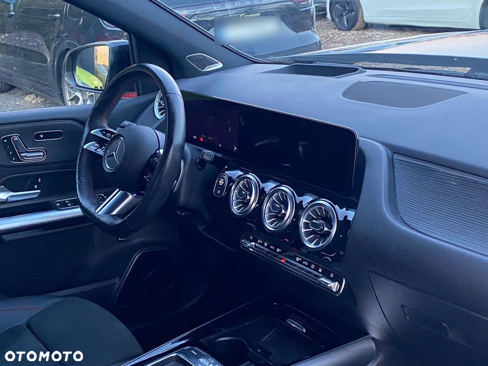 Mercedes-Benz Klasa B 220 4-Matic AMG Line 7G-DCT - 17
